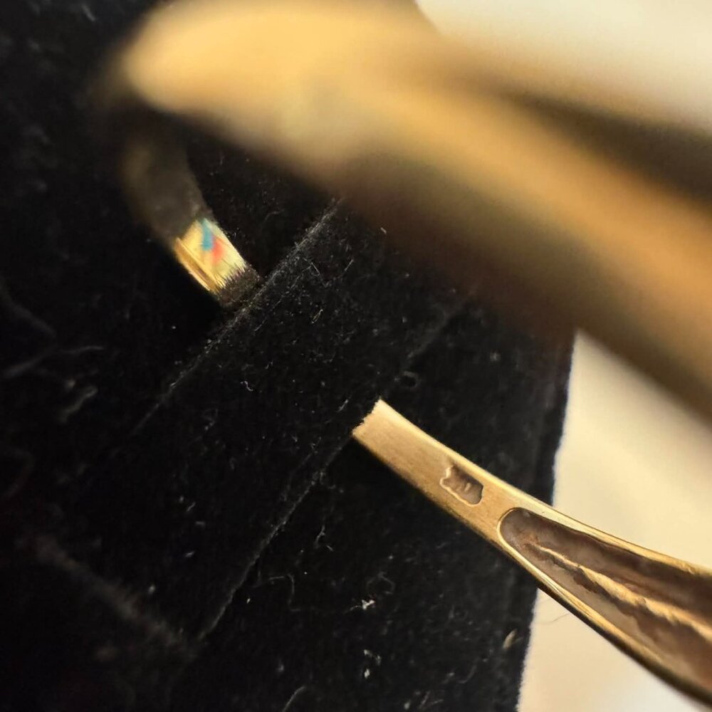 10K Gold Emerald Cut Green Amethyst Ring Size 9 – 2g - Picture 2 of 5